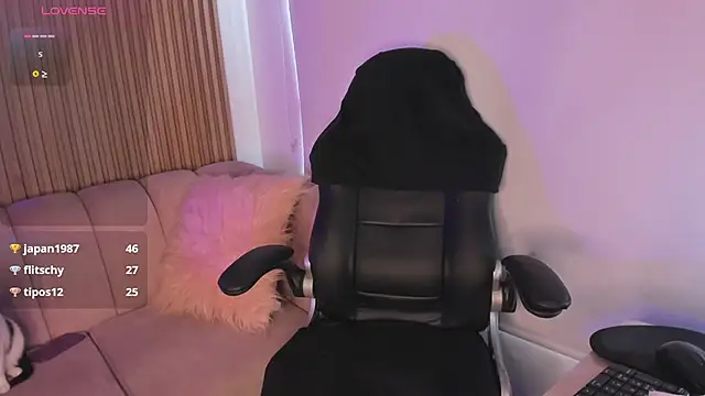 Snapshot of Belinda_Braund chatting on February 25, 2025, 5:58 pm Belinda Braund online show from February 25, 2025, 5:58 pm