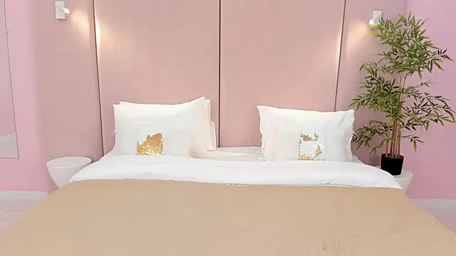 SandraTucker online show from January 22, 2025, 5:05 am