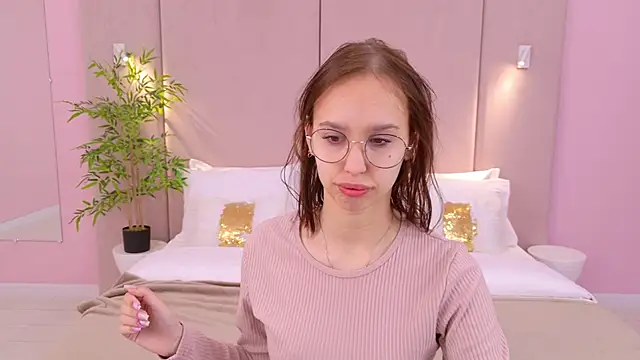 SandraTucker online show from February 27, 2025, 3:04 am