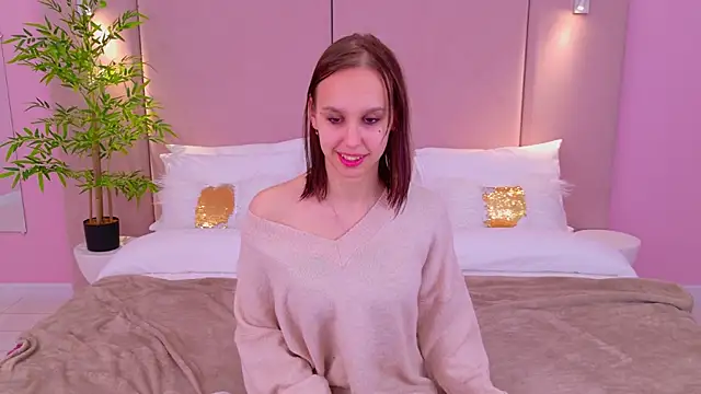 SandraTucker online show from March 8, 2025, 9:17 am