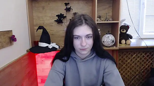 AmandaJi  online show from November 11, 2025, 7:30 am