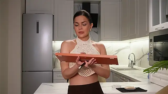 Snapshot of Sofa_01 chatting on December 5, 2025, 2:36 pm Sofa 01 online show from December 5, 2025, 2:36 pm