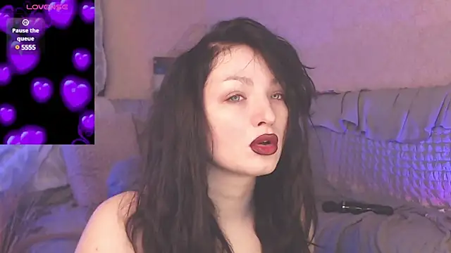 Snapshot of BritneyBarker chatting on January 28, 2025, 2:43 am BritneyBarker online show from January 28, 2025, 2:43 am