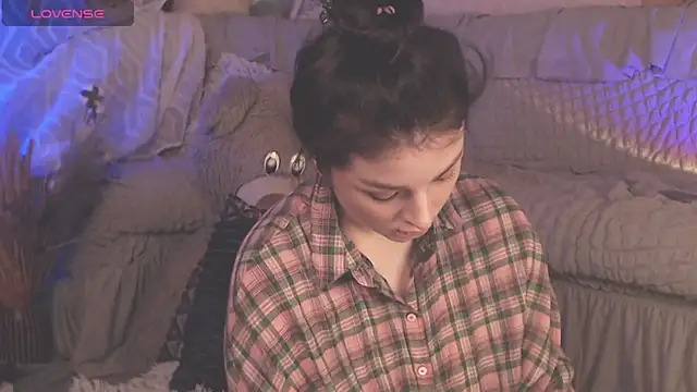 Snapshot of BritneyBarker chatting on March 21, 2025, 1:02 am BritneyBarker online show from March 21, 2025, 1:02 am