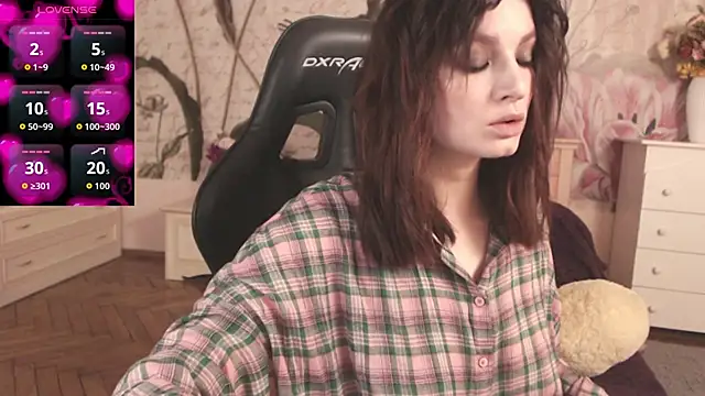 Snapshot of BritneyBarker chatting on November 29, 2025, 2:36 am BritneyBarker online show from November 29, 2025, 2:36 am