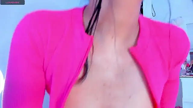 Snapshot of Cameron_Lovee chatting on March 12, 2025, 4:35 pm Cameron Lovee online show from March 12, 2025, 4:35 pm