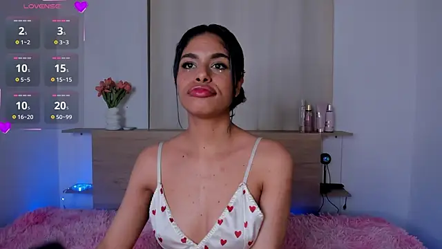 Snapshot of Cameron_Lovee chatting on October 27, 2025, 3:43 am Cameron Lovee online show from October 27, 2025, 3:43 am