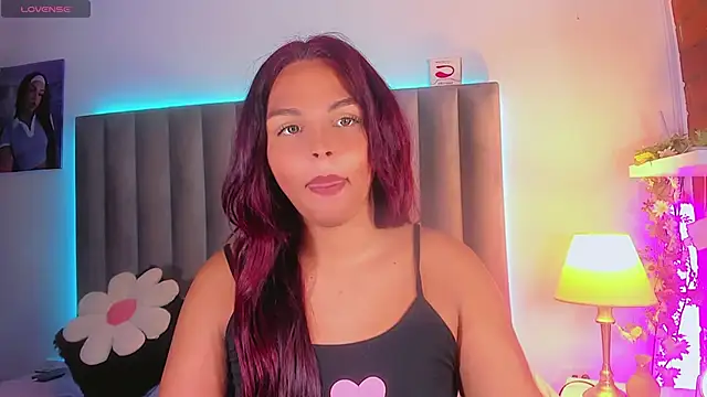 Snapshot of CamiiGarcia chatting on November 6, 2025, 8:21 pm CamiiGarcia online show from November 6, 2025, 8:21 pm