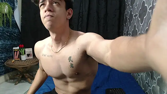 Snapshot of HENRY_SENNI chatting on February 28, 2025, 1:36 pm HENRY SENNI online show from February 28, 2025, 1:36 pm
