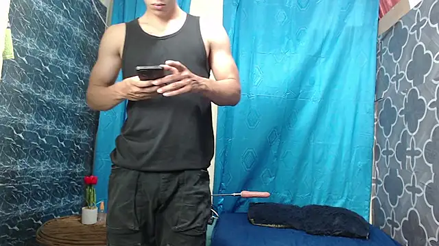 Snapshot of HENRY_SENNI chatting on March 16, 2025, 8:11 pm HENRY SENNI online show from March 16, 2025, 8:11 pm