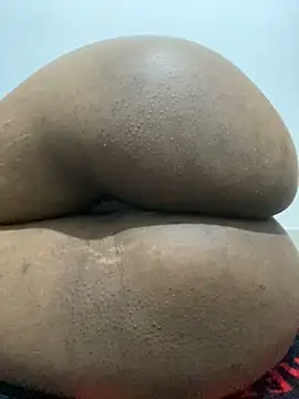 Snapshot of Charlotte_bronxxx chatting on March 12, 2025, 11:44 pm Charlotte bronxxx online show from March 12, 2025, 11:44 pm