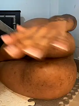 Snapshot of Charlotte_bronxxx chatting on September 9, 2025, 6:29 pm Charlotte bronxxx online show from September 9, 2025, 6:29 pm