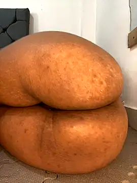 Snapshot of Charlotte_bronxxx chatting on September 14, 2025, 6:29 pm Charlotte bronxxx online show from September 14, 2025, 6:29 pm