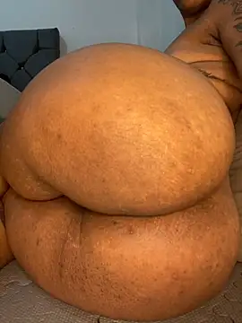 Snapshot of Charlotte_bronxxx chatting on November 8, 2025, 5:34 pm Charlotte bronxxx online show from November 8, 2025, 5:34 pm