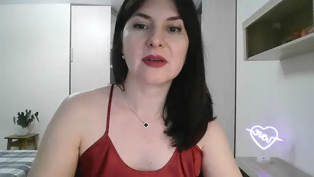 Victoria Glam online show from February 3, 2025, 11:58 pm