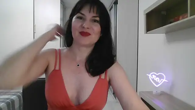 Victoria Glam online show from February 11, 2025, 7:05 pm