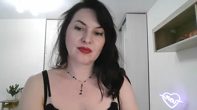 Victoria Glam online show from February 13, 2025, 10:43 pm