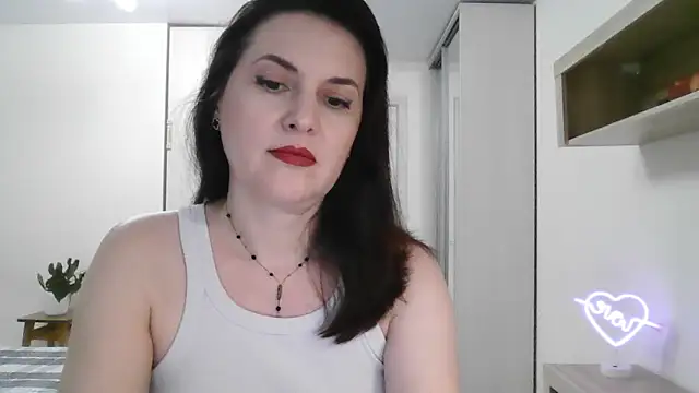 Victoria Glam online show from February 17, 2025, 6:26 pm