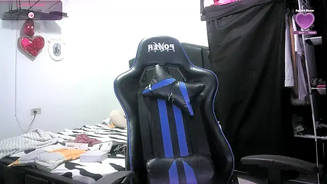 Snapshot of mariana0x chatting on October 22, 2025, 7:57 pm mariana0x online show from October 22, 2025, 7:57 pm