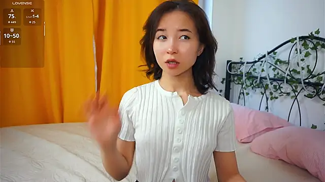 Snapshot of VeronaCritchlow chatting on October 29, 2025, 7:21 am VeronaCritchlow online show from October 29, 2025, 7:21 am