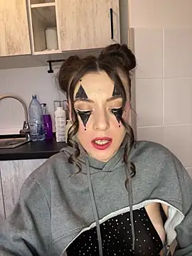 Snapshot of bunnythetailor chatting on February 1, 2025, 5:39 am bunnythetailor online show from February 1, 2025, 5:39 am