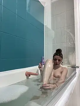 Snapshot of bunnythetailor chatting on February 3, 2025, 5:40 am bunnythetailor online show from February 3, 2025, 5:40 am