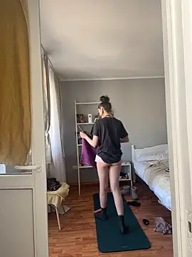 Snapshot of bunnythetailor chatting on February 6, 2025, 10:26 am bunnythetailor online show from February 6, 2025, 10:26 am