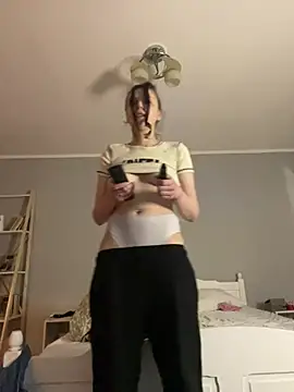 Snapshot of bunnythetailor chatting on February 18, 2025, 2:38 am bunnythetailor online show from February 18, 2025, 2:38 am