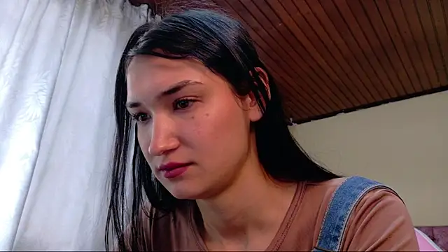 Snapshot of Sofii_cutee chatting on December 17, 2025, 12:33 pm Sofii cutee online show from December 17, 2025, 12:33 pm