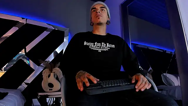 kaletattoo online show from February 25, 2025, 2:58 am