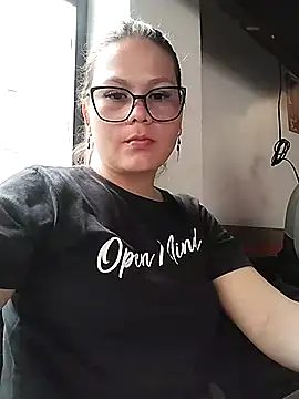 Vale Saenzz online show from March 3, 2025, 1:21 am