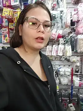 Vale Saenzz online show from November 27, 2025, 8:55 pm