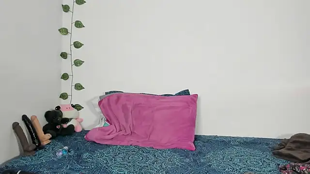 viankaa miller online show from March 15, 2025, 4:57 am