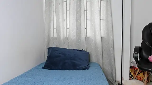 viankaa miller online show from November 22, 2025, 3:44 pm