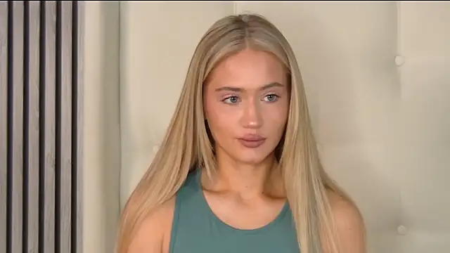 Snapshot of ur_wet_dreams chatting on March 18, 2025, 7:08 am ur wet dreams online show from March 18, 2025, 7:08 am