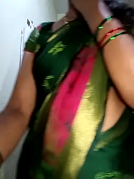 Snapshot of TeluguammayiMahi chatting on October 13, 2025, 11:05 pm TeluguammayiMahi online show from October 13, 2025, 11:05 pm