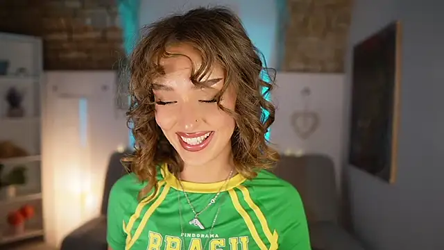 Clara Nia online show from February 5, 2025, 7:31 pm