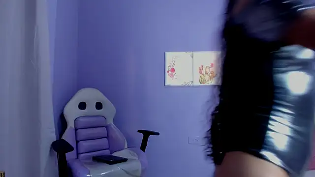 Snapshot of Rossi_Mariana chatting on February 19, 2025, 12:22 pm Rossi Mariana online show from February 19, 2025, 12:22 pm