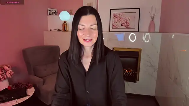 Snapshot of MonicaCheerful chatting on February 5, 2025, 12:17 pm MonicaCheerful online show from February 5, 2025, 12:17 pm