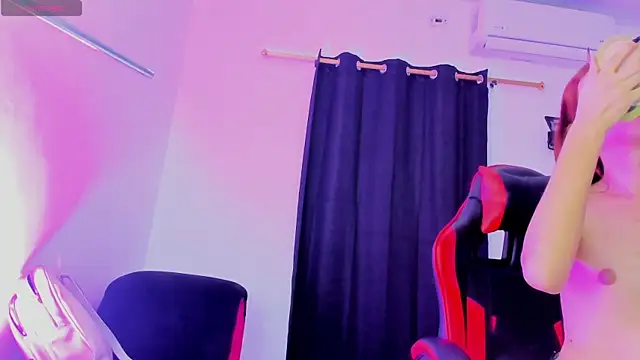 Nicol TransGirl online show from October 10, 2025, 2:21 am