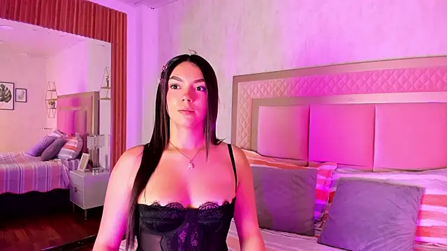 ElhaThomson online show from February 5, 2025, 7:42 pm