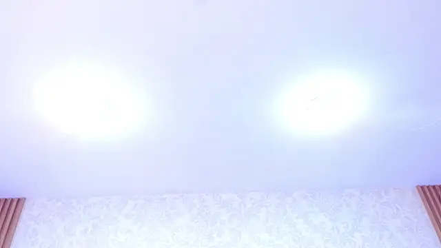 ElhaThomson online show from November 7, 2025, 8:09 pm