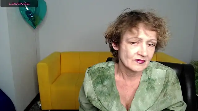 Snapshot of SexyGrandma_ chatting on February 18, 2025, 4:26 pm SexyGrandma online show from February 18, 2025, 4:26 pm
