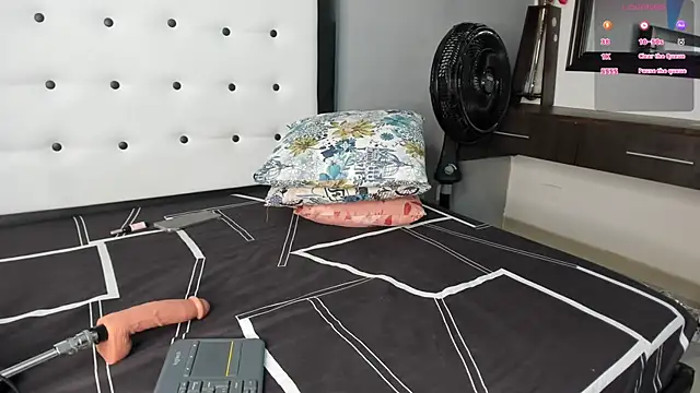 AlexxaSmall online show from October 4, 2025, 2:31 am