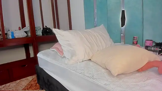 Snapshot of Annita001 chatting on December 2, 2025, 7:42 pm Annita001 online show from December 2, 2025, 7:42 pm