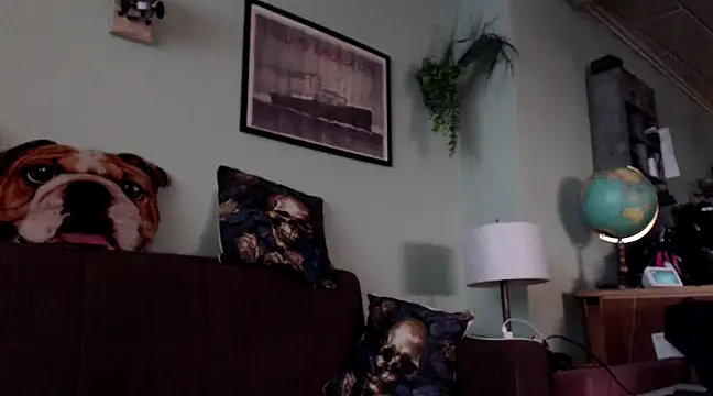 Snapshot of Astrid-Gilbert chatting on March 2, 2025, 9:42 am Astrid-Gilbert online show from March 2, 2025, 9:42 am