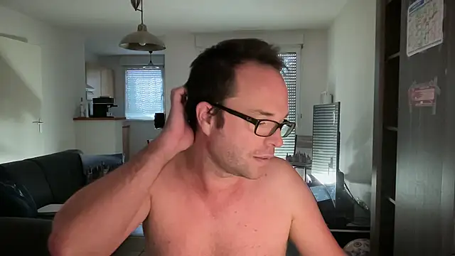 Funnyjul31 online show from October 10, 2025, 1:54 pm