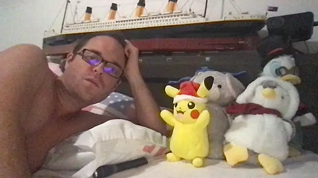 Funnyjul31 online show from November 15, 2025, 6:48 pm