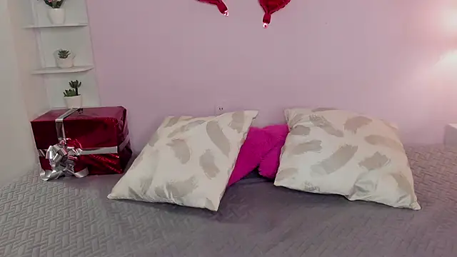 Snapshot of LeilaRasi chatting on February 13, 2025, 11:15 pm LeilaRasi online show from February 13, 2025, 11:15 pm