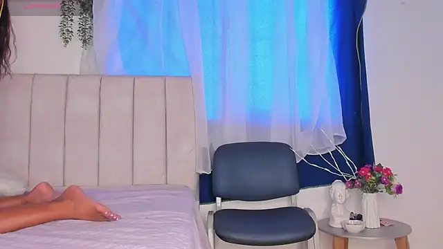 Snapshot of alice_guzman1 chatting on October 1, 2025, 4:13 pm alice guzman1 online show from October 1, 2025, 4:13 pm